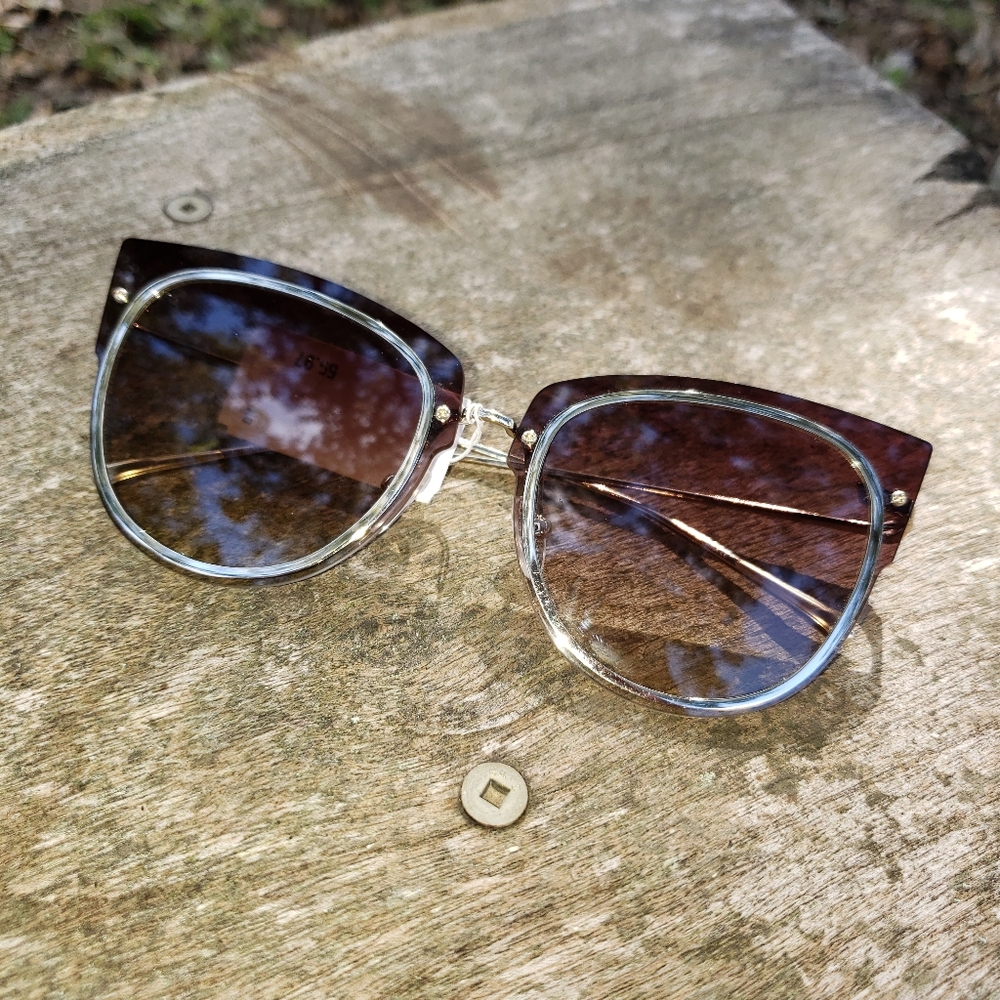 SOLD NWT Demi Lovato DIFF Sunglasses - Picture 1 of 7